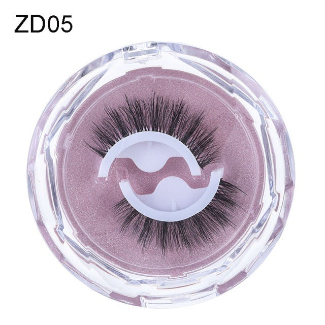 Captivating Floral Eyelashes with Natural Curl