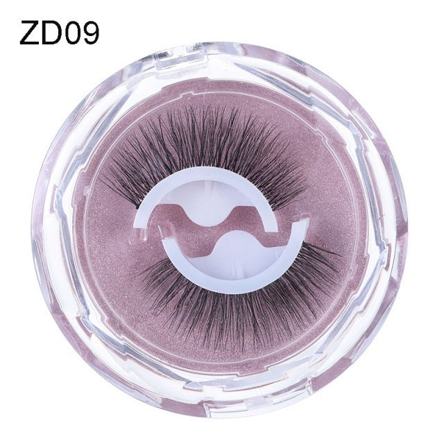 Captivating Floral Eyelashes with Natural Curl