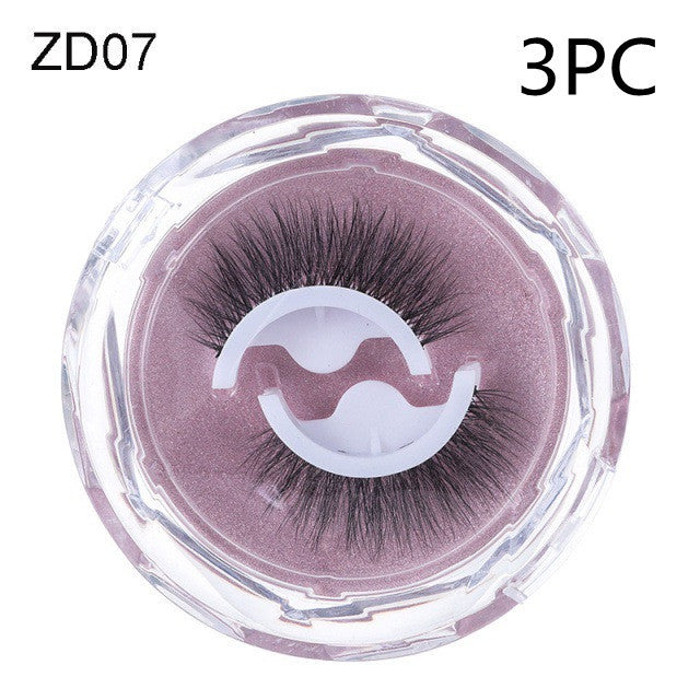 Captivating Floral Eyelashes with Natural Curl