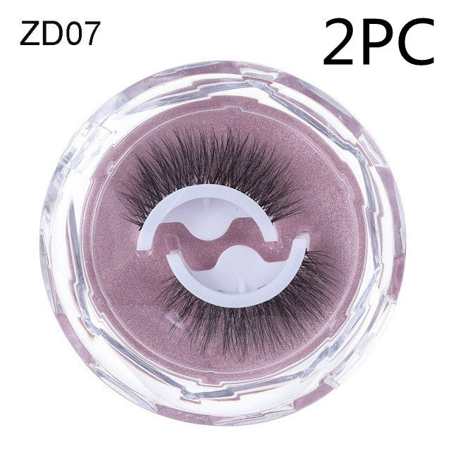 Captivating Floral Eyelashes with Natural Curl