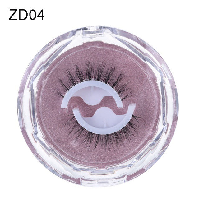 Captivating Floral Eyelashes with Natural Curl